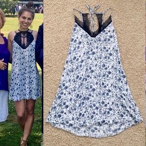 🌀 Kendall & Kylie • Lace Low-Back V Neck Dress